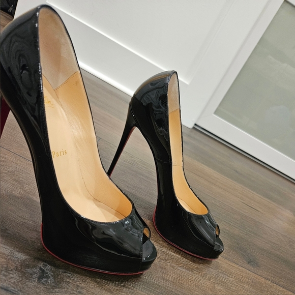 Christian Louboutin New Very Privé Pump - SIZE 38 - Picture 8 of 15
